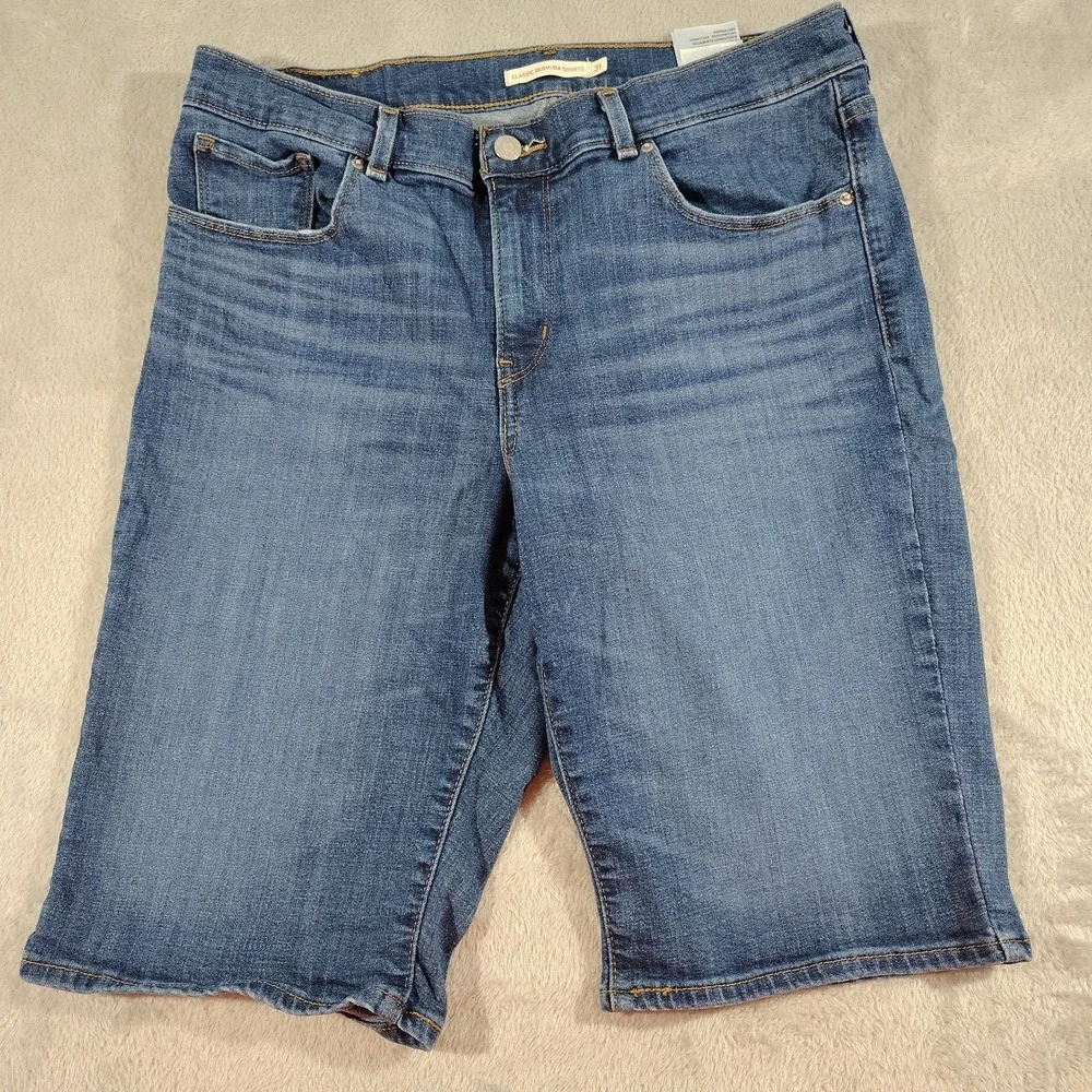 Levis Bermuda Jean Shorts Ladies 32/11 Blue Denim Outdoor Stretch Comfort Garden